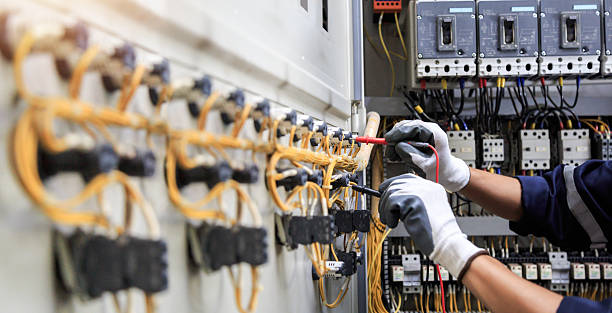 Professional Electrician technician working in Terrebonne, OR